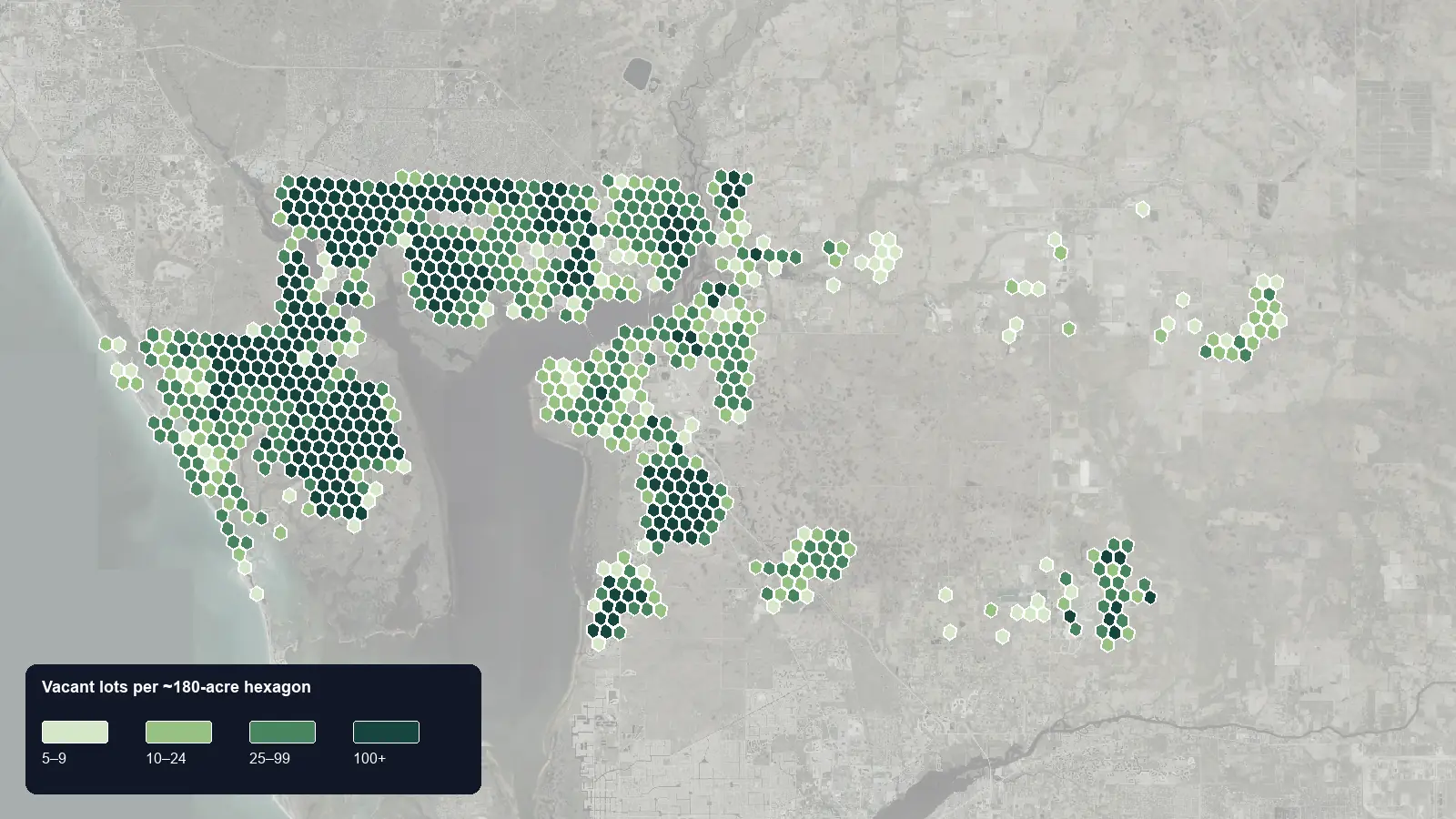 Map of where the vacant lots are in Charlotte County, Florida, shaded by how many vacant lots each hexagon holds
