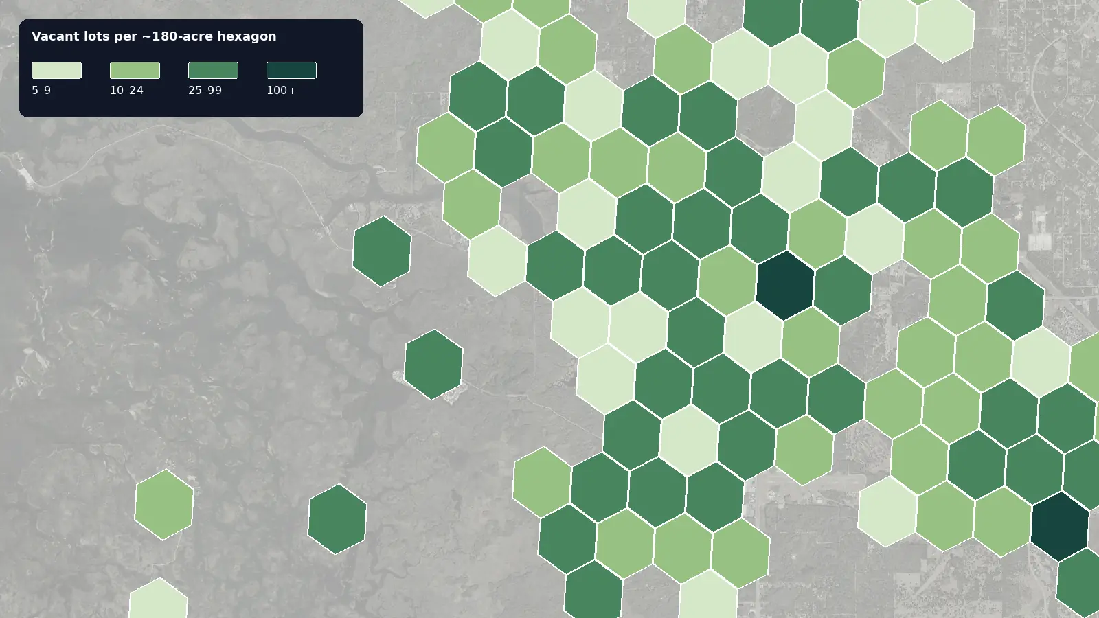 Map of where the vacant lots are in Crystal River, Florida, shaded by how many vacant lots each hexagon holds
