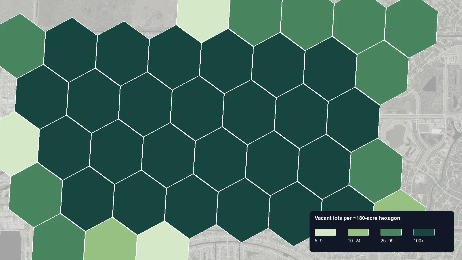 Map of where the vacant lots are in Englewood East, Florida, shaded by how many vacant lots each hexagon holds