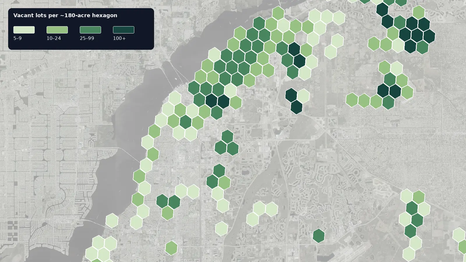 Map of where the vacant lots are in Fort Myers, Florida, shaded by how many vacant lots each hexagon holds