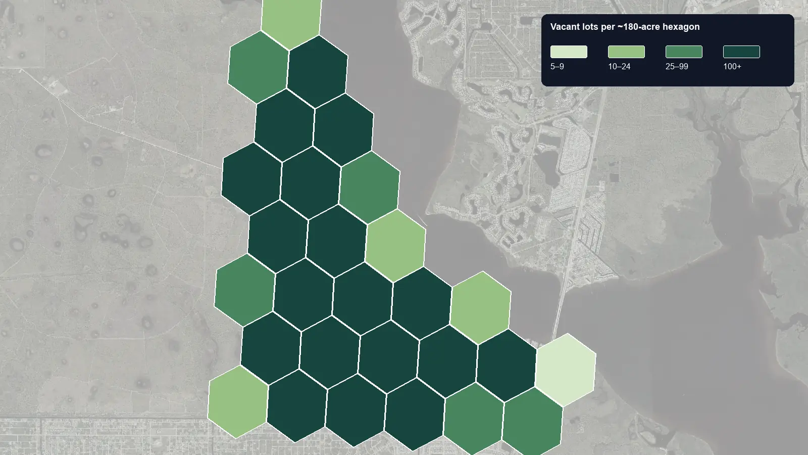 Map of where the vacant lots are in Gulf Cove, Florida, shaded by how many vacant lots each hexagon holds