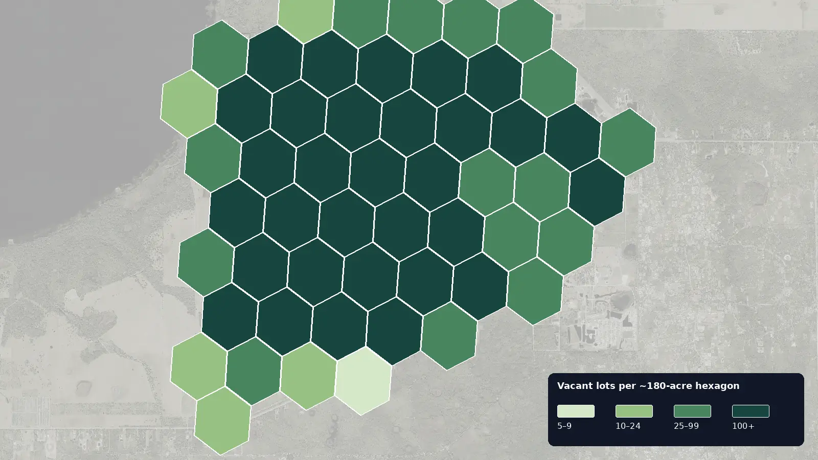 Map of where the vacant lots are in Indian Lake Estates, Florida, shaded by how many vacant lots each hexagon holds