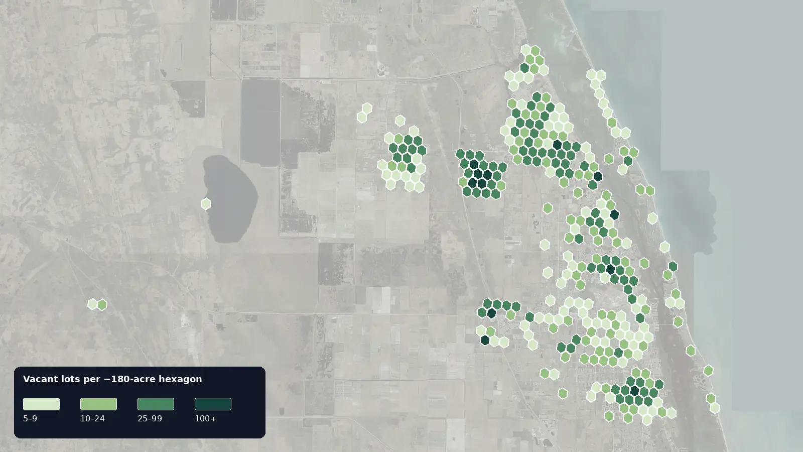 Map of where the vacant lots are in Indian River County, Florida, shaded by how many vacant lots each hexagon holds