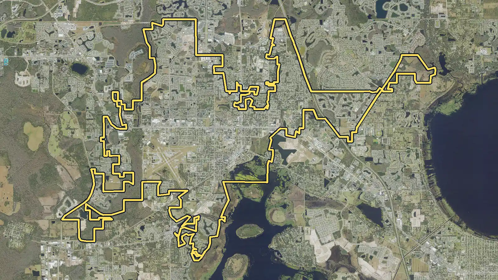 Aerial photo of Kissimmee, Florida, with the community's outline drawn on it