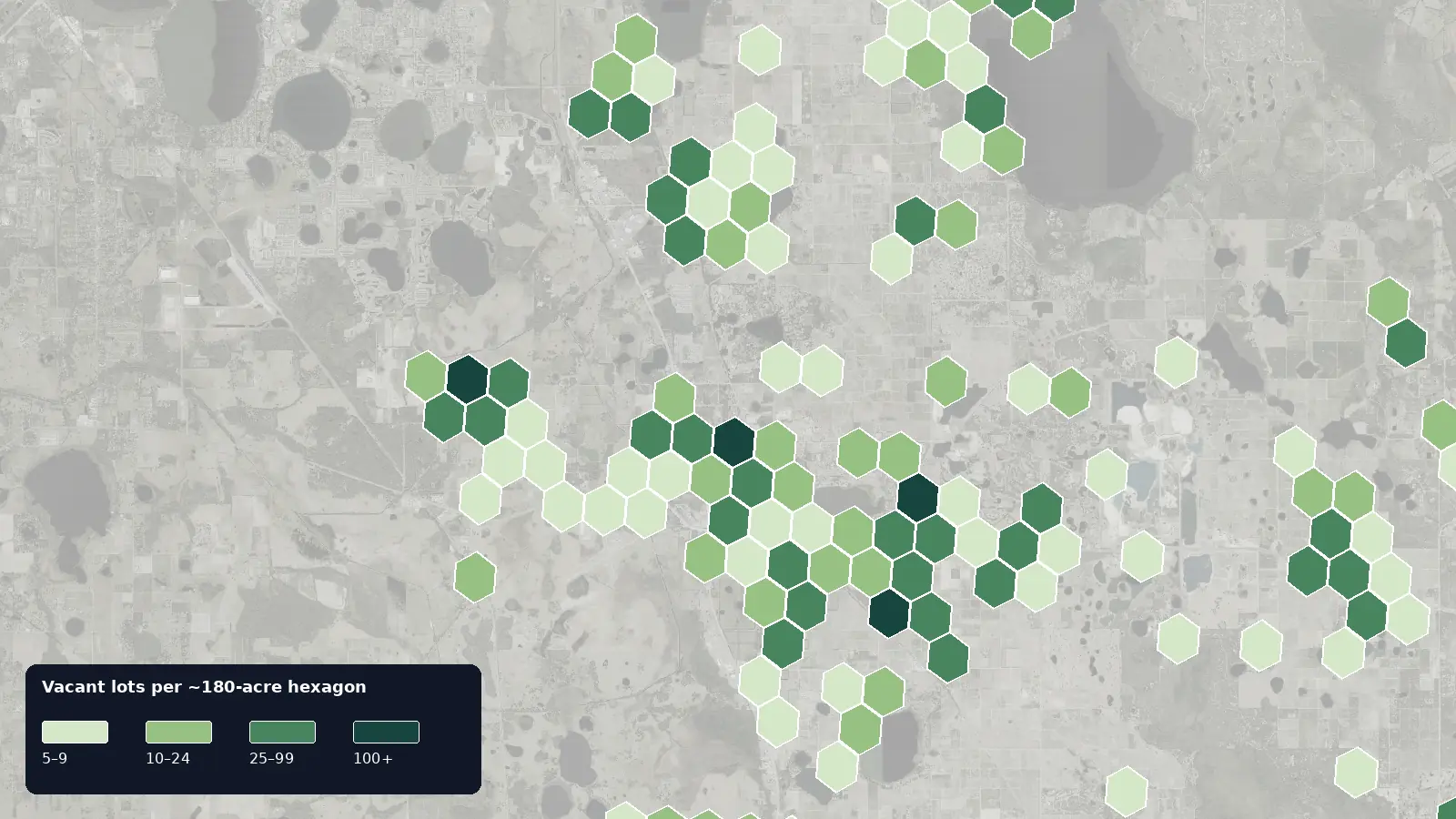 Map of where the vacant lots are in Lake Wales, Florida, shaded by how many vacant lots each hexagon holds