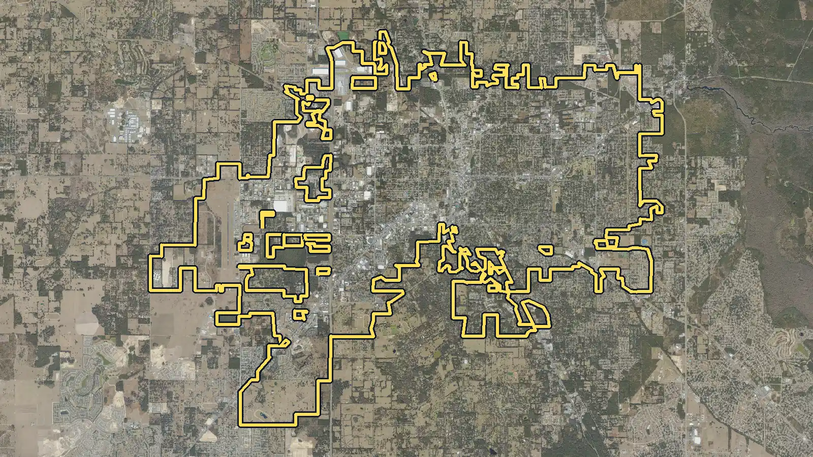 Aerial photo of the City of Ocala, Florida, with its U.S. Census Bureau city boundary outlined