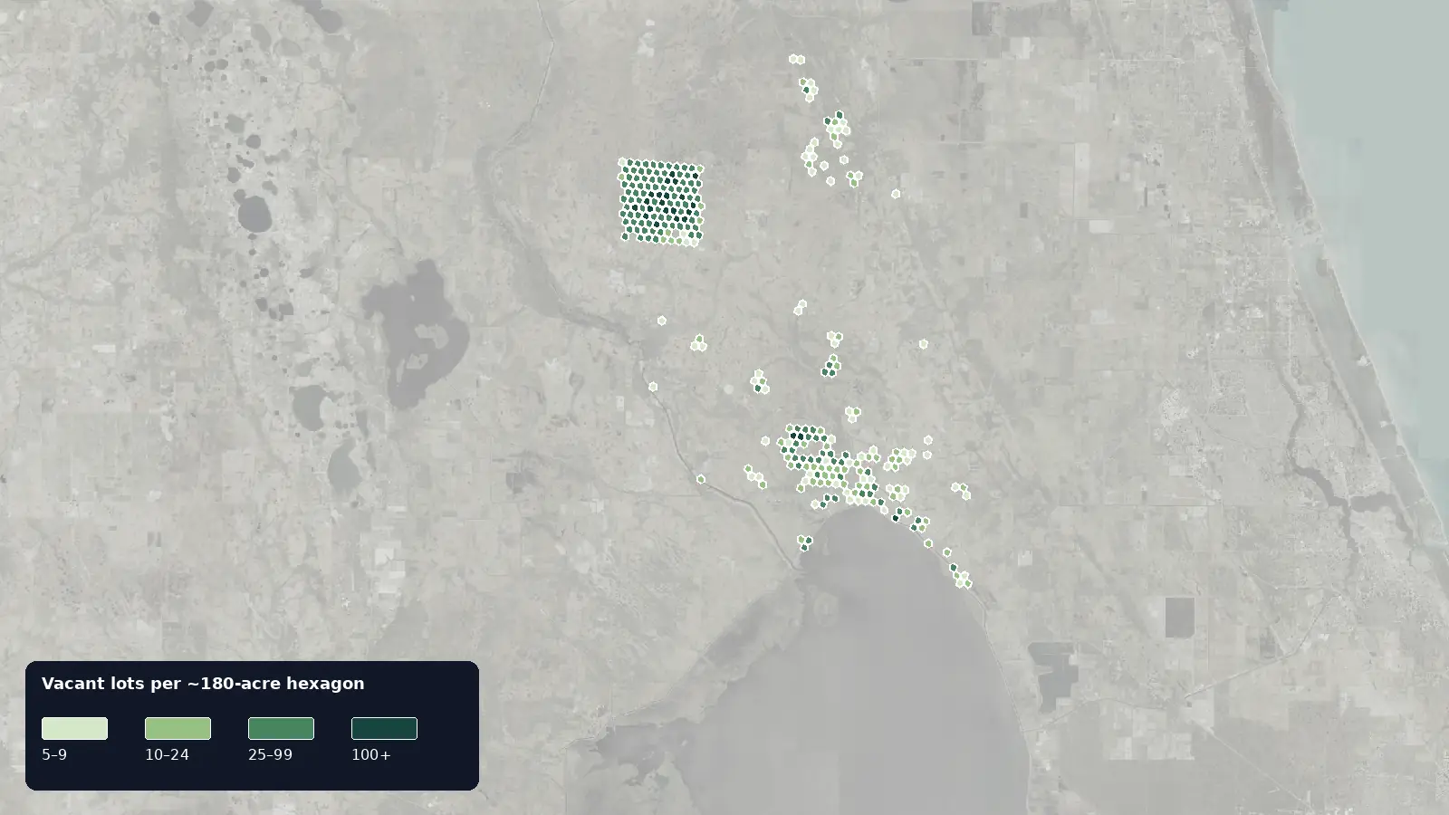 Map of where the vacant lots are in Okeechobee County, Florida, shaded by how many vacant lots each hexagon holds