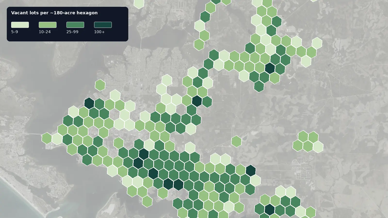 Map of where the vacant lots are in Panama City, Florida, shaded by how many vacant lots each hexagon holds