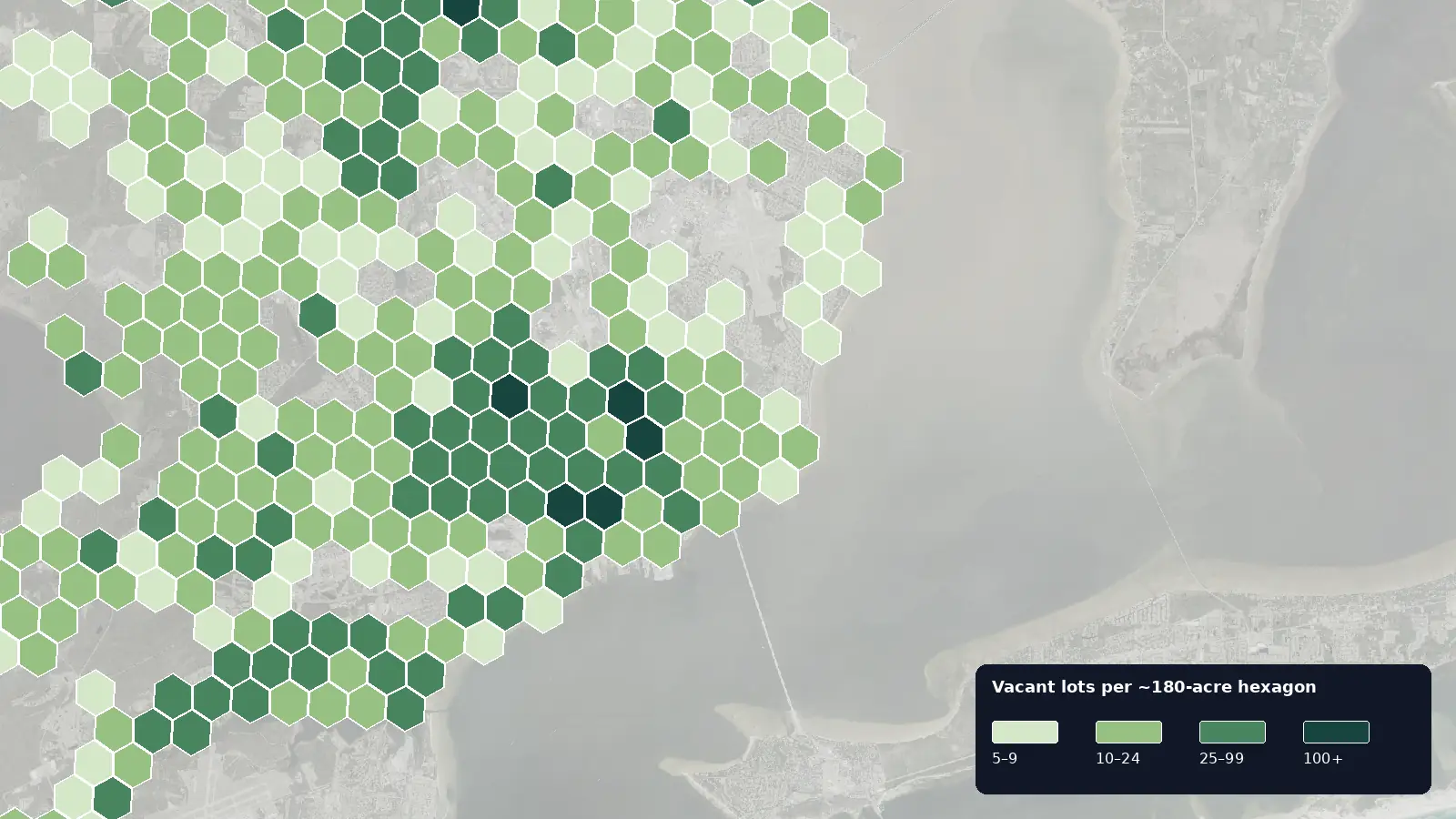 Map of where the vacant lots are in Pensacola, Florida, shaded by how many vacant lots each hexagon holds