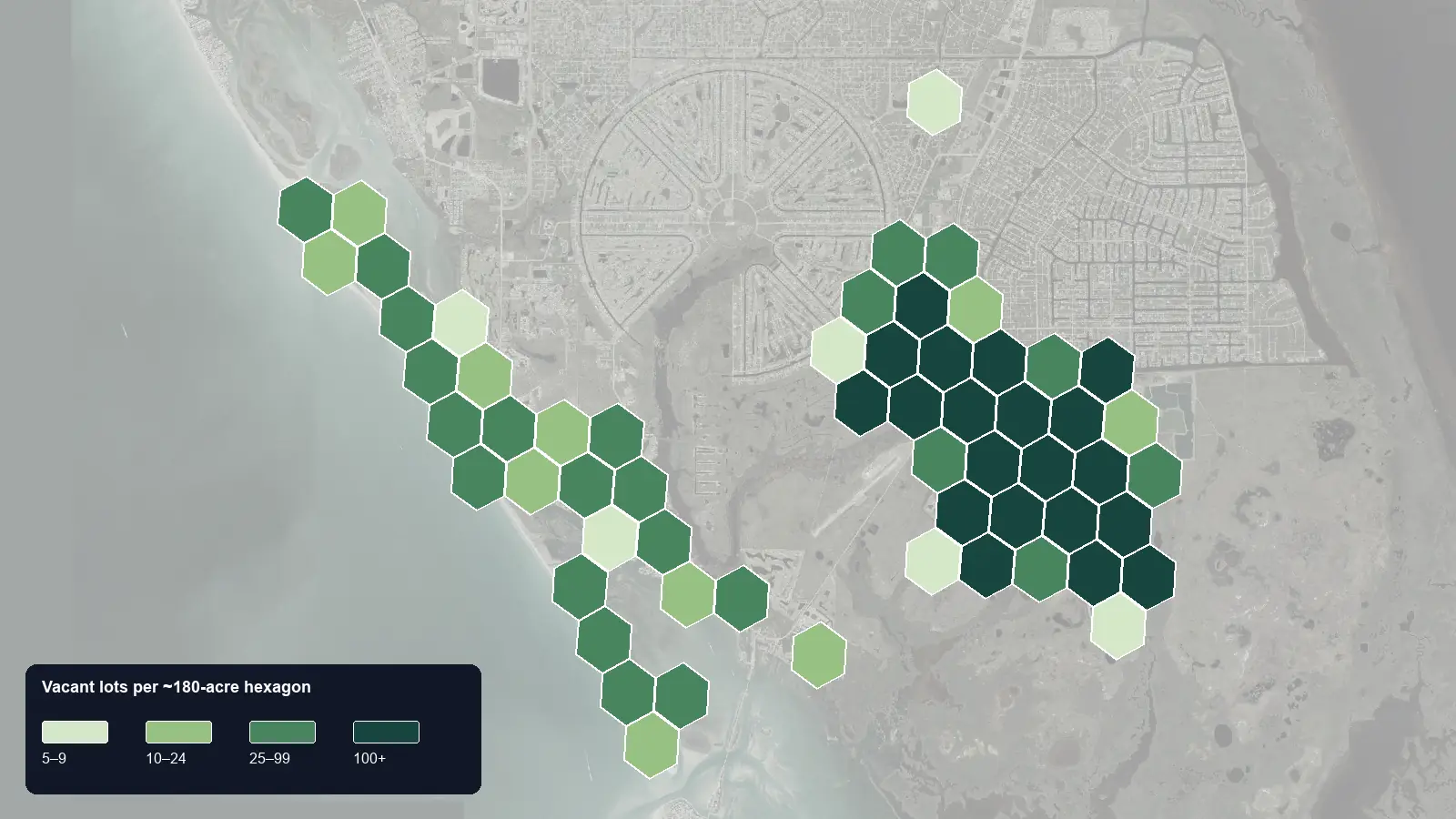 Map of where the vacant lots are in Placida, Florida, shaded by how many vacant lots each hexagon holds