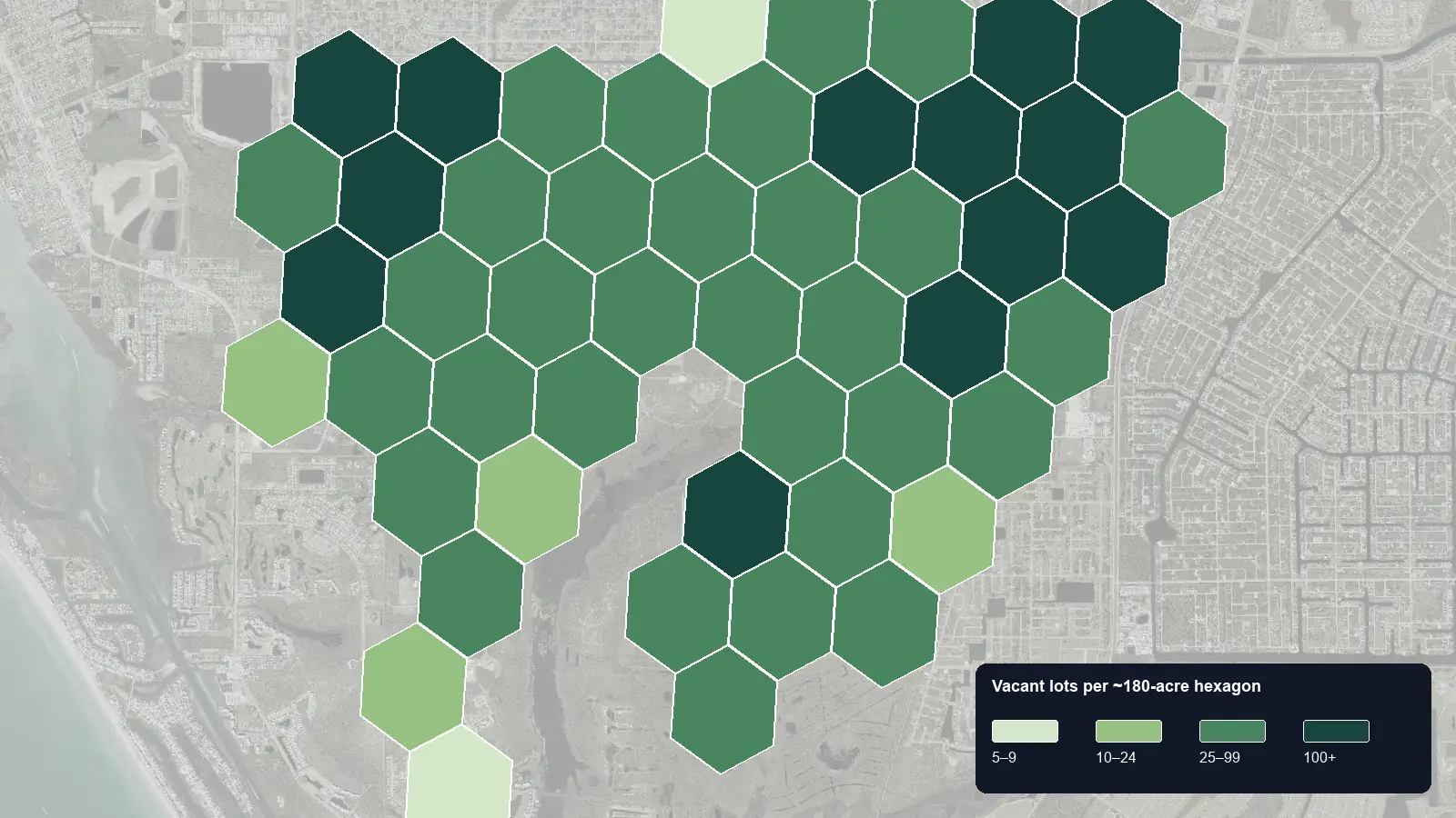 Map of where the vacant lots are in Rotonda West, Florida, shaded by how many vacant lots each hexagon holds