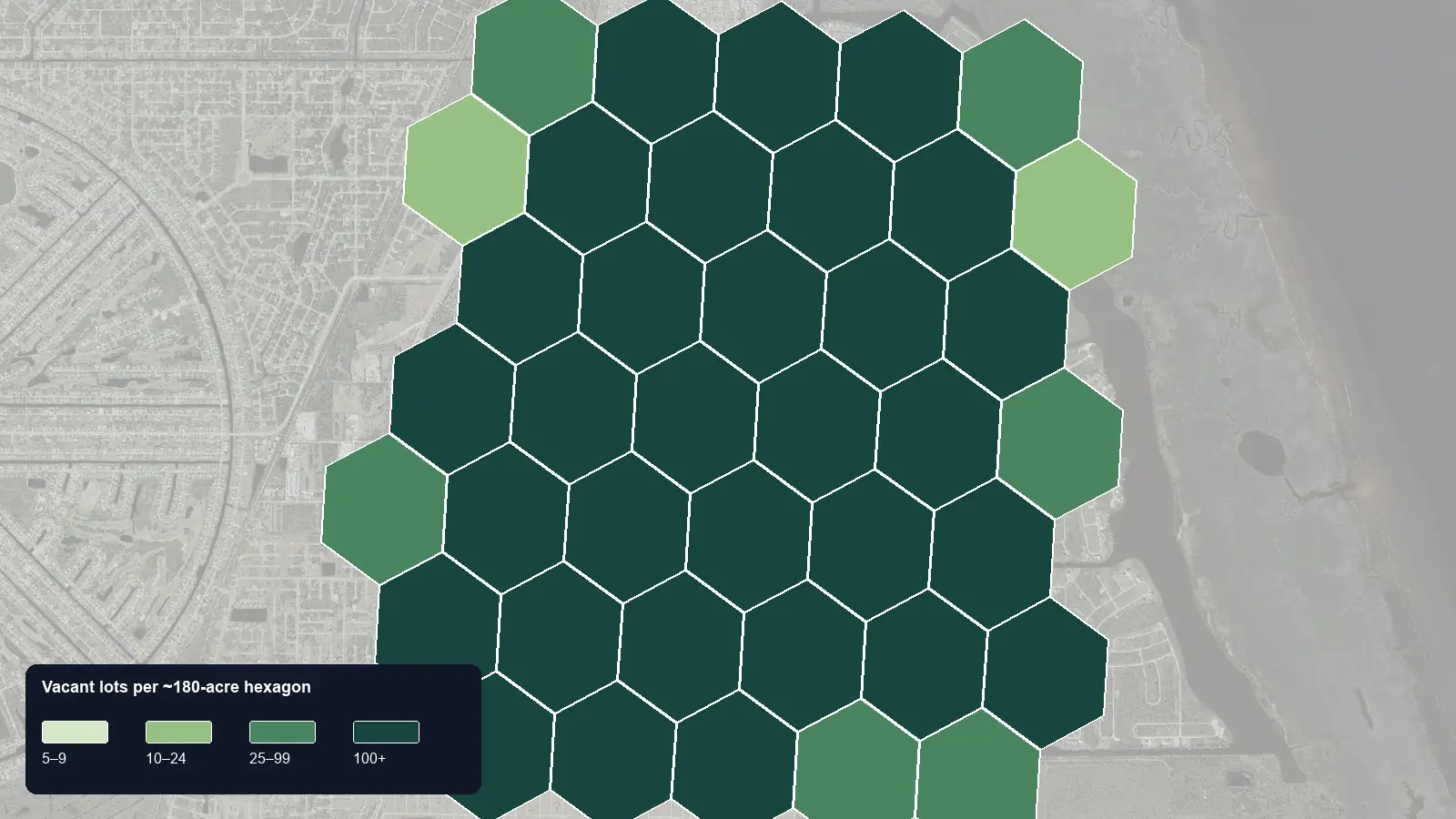 Map of where the vacant lots are in South Gulf Cove, Florida, shaded by how many vacant lots each hexagon holds
