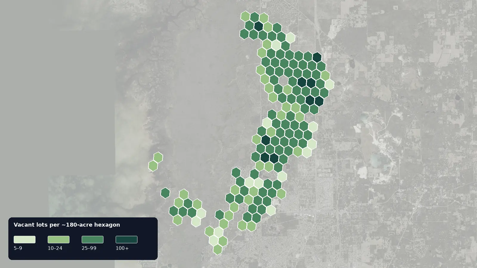 Map of where the vacant lots are in Weeki Wachee, Florida, shaded by how many vacant lots each hexagon holds
